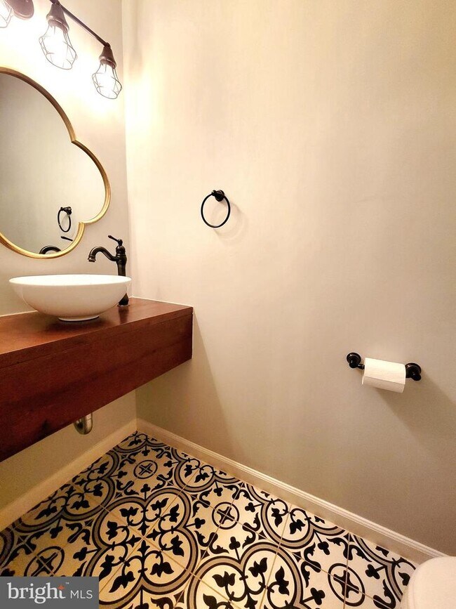 Foto del edificio - 307 Millbrook Terrace NE