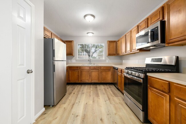Building Photo - 6002 Fergis Dr
