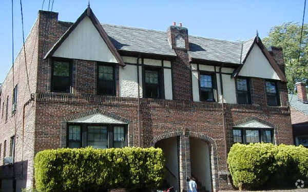 Foto principal - 16-18 Roosevelt Ave