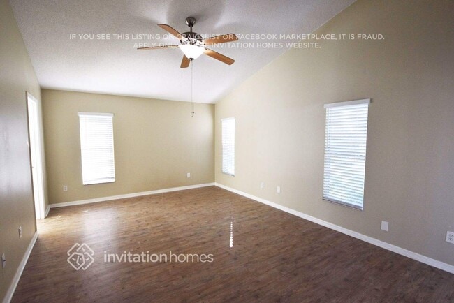 Building Photo - 5581 Los Palma Vista Dr