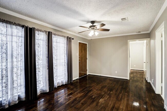Foto del edificio - 7252 Parker Rd
