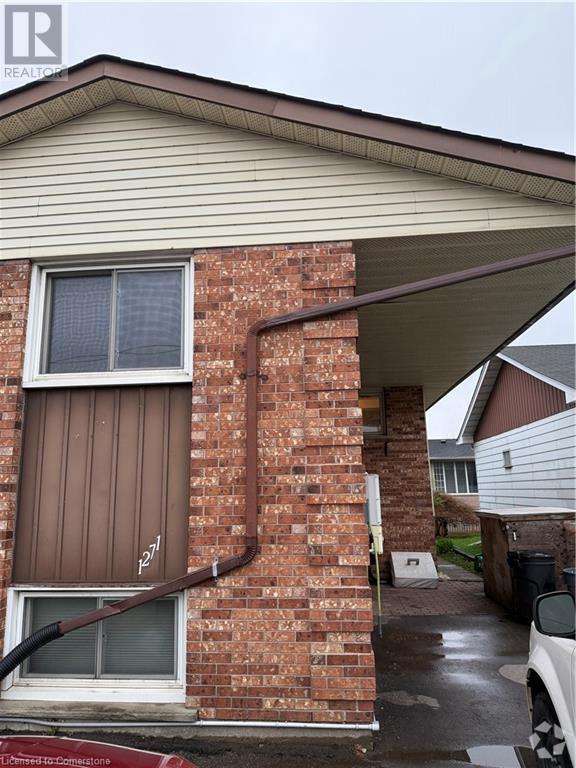 Building Photo - 1271 Ottawa St S