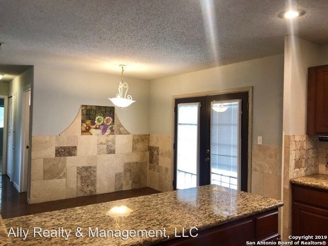 Building Photo - 3 br, 2 bath House - 10907 Meadowhome St
