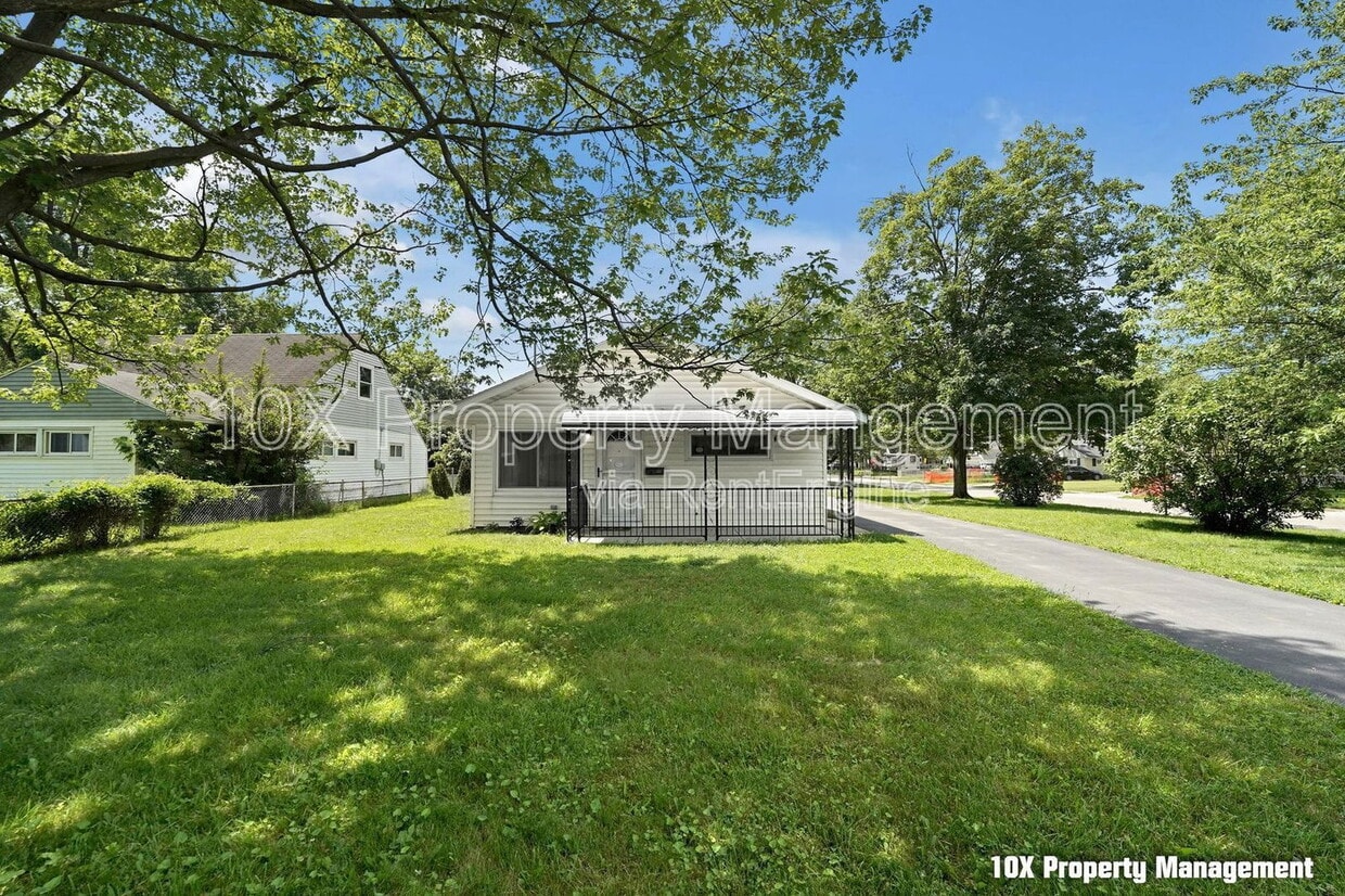 Primary Photo - 3985 Ural Ave