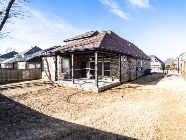 Building Photo - 4701 SW Birmingham St