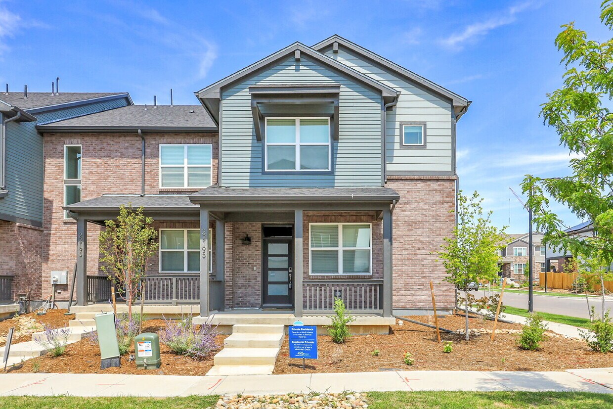 Primary Photo - $2,650 - 3 Bed, 2.5 Bath Townhome in Auror...