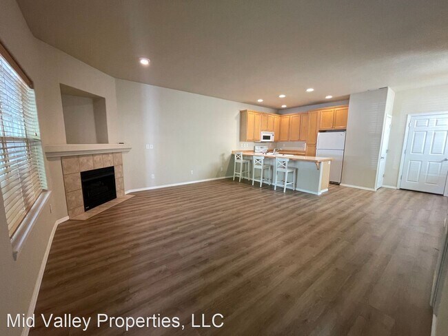 Building Photo - 3 br, 2.5 bath House - 3176 NW Foxtail Place