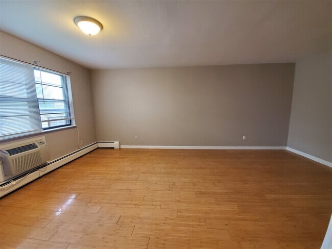Building Photo - 231 69th St