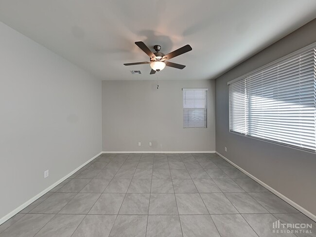 Building Photo - 8633 E Posada Ave