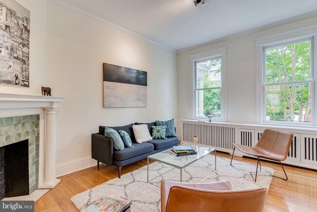 Foto del edificio - 2821 27th St NW
