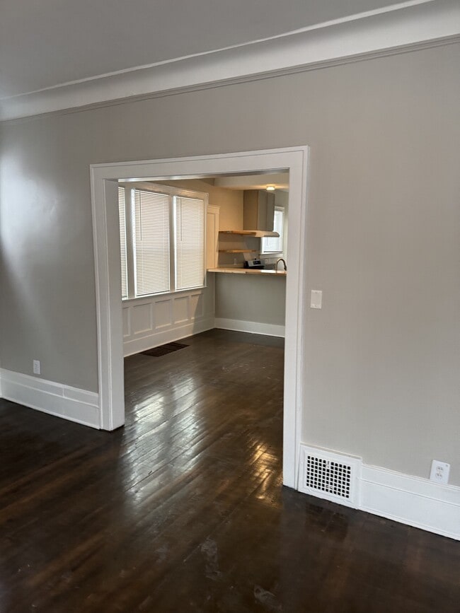 Building Photo - 209 Philip St