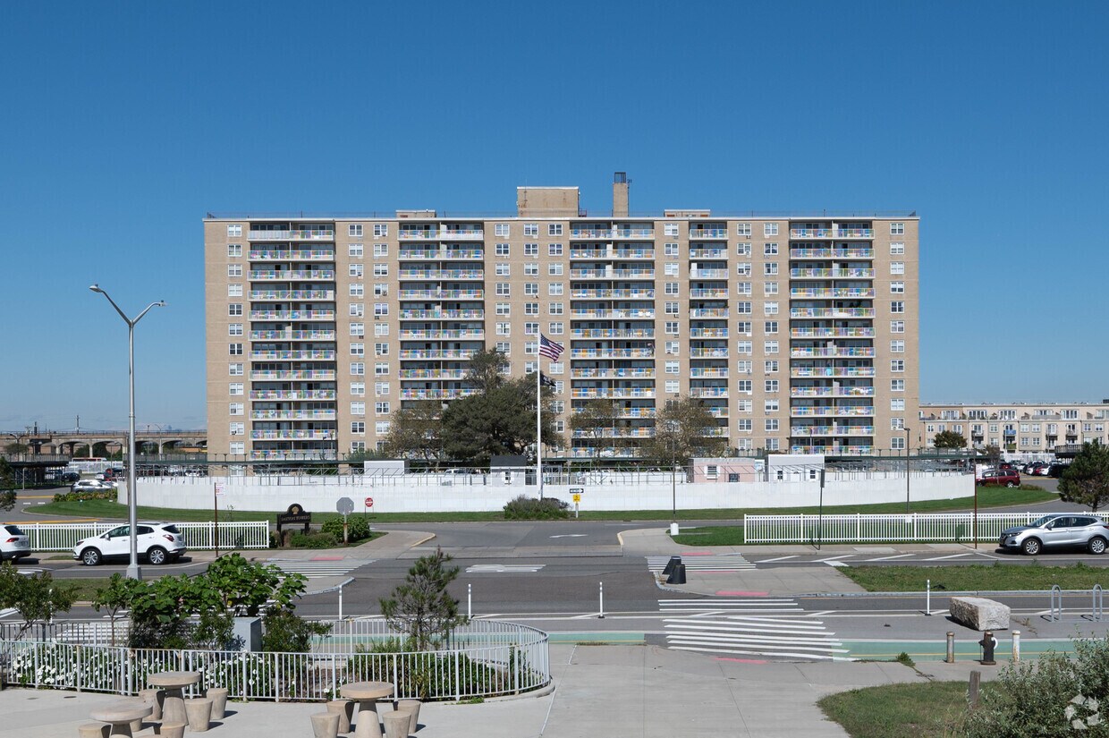 Dayton Towers West III Apartments in Far Rockaway, NY