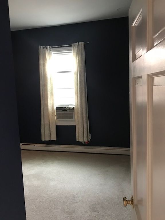Building Photo - 390 Riverway