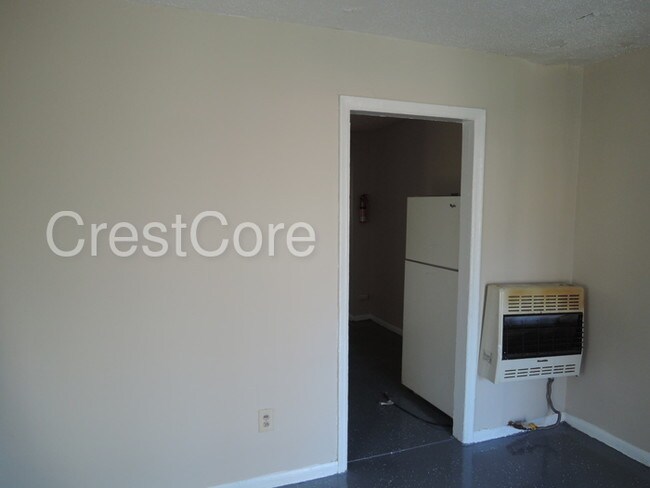 Building Photo - 2347 Cable Ave
