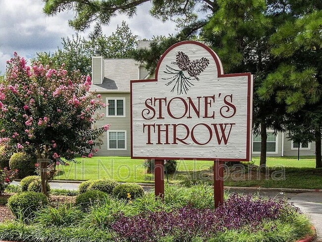 Foto del edificio - 1014 Stones Throw Dr NW