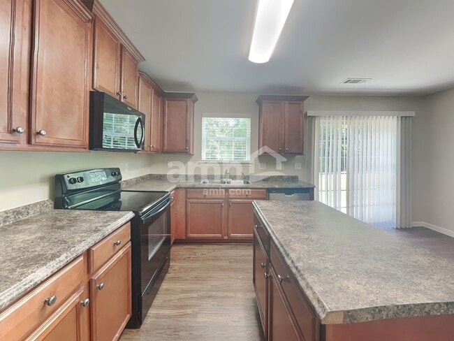 Building Photo - 211 Lindpoint Ln