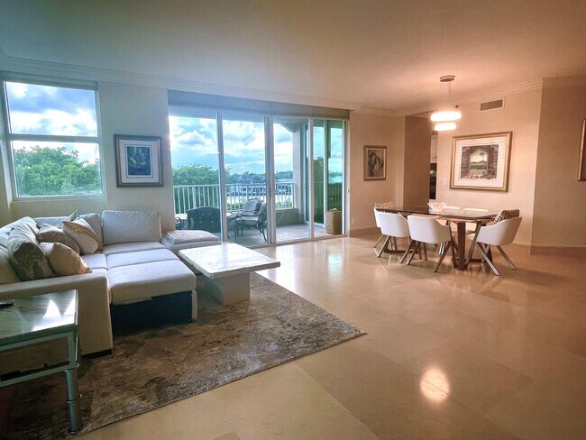 Foto del edificio - 3720 S Ocean Blvd