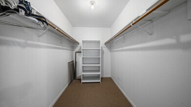 Building Photo - 4027 Spring Branch Rd