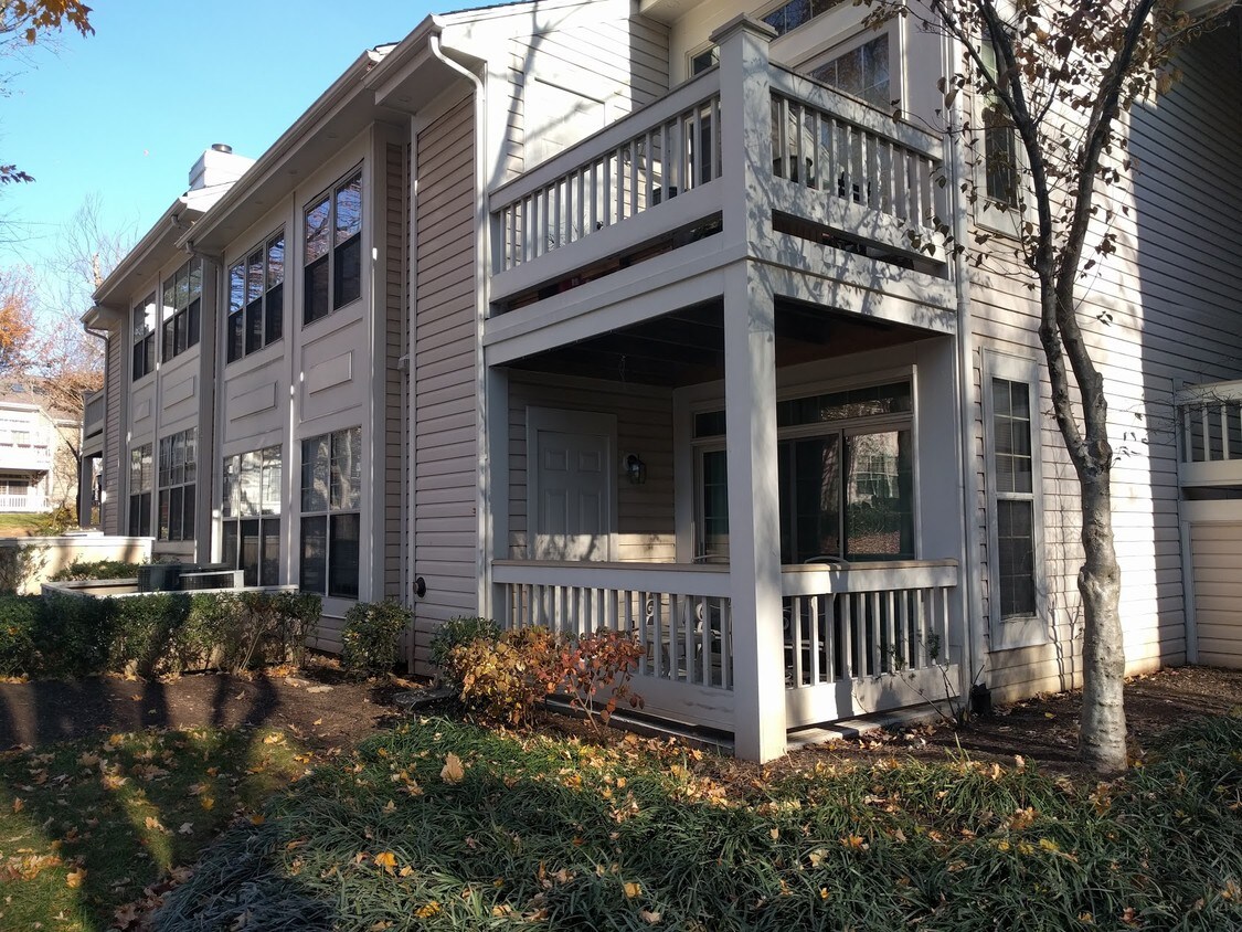 5901 Barbados Pl, North Bethesda, MD 20852 Condo for Rent in North