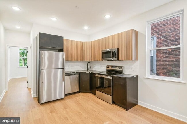 Building Photo - 4145 W Girard Ave