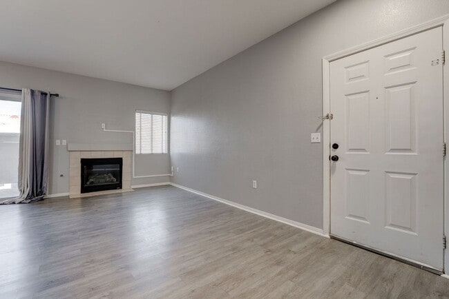 Foto del edificio - 855 N Stephanie St