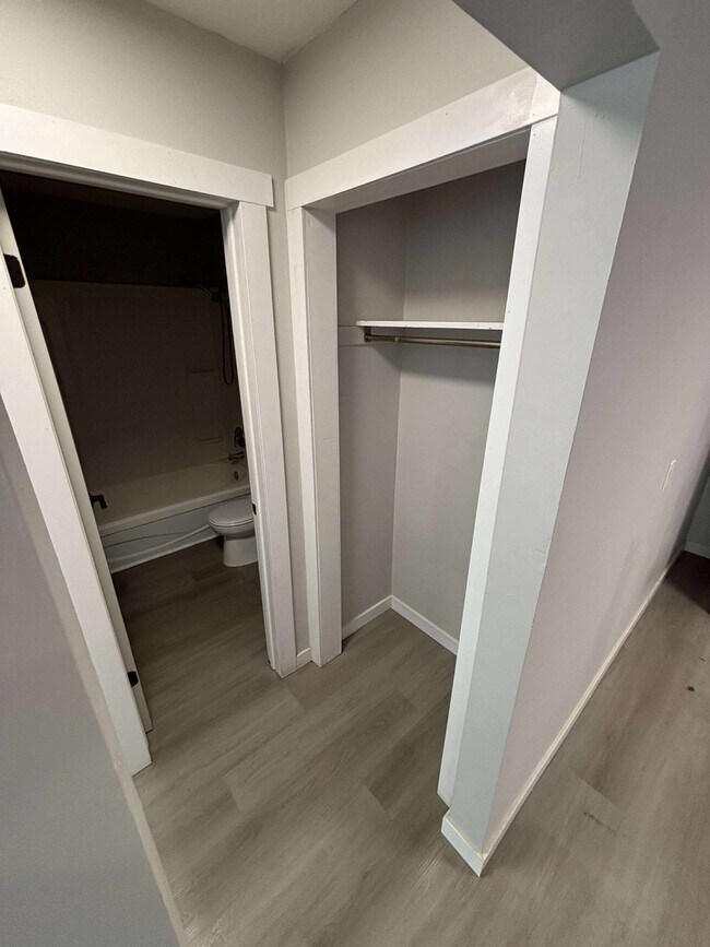 Photo du bâtiment - 30 Parkwood Dr