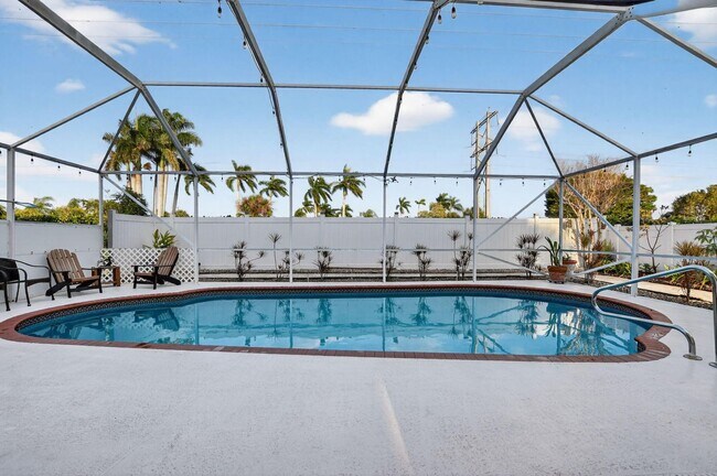 Foto del edificio - 18280 Coral Isles Dr