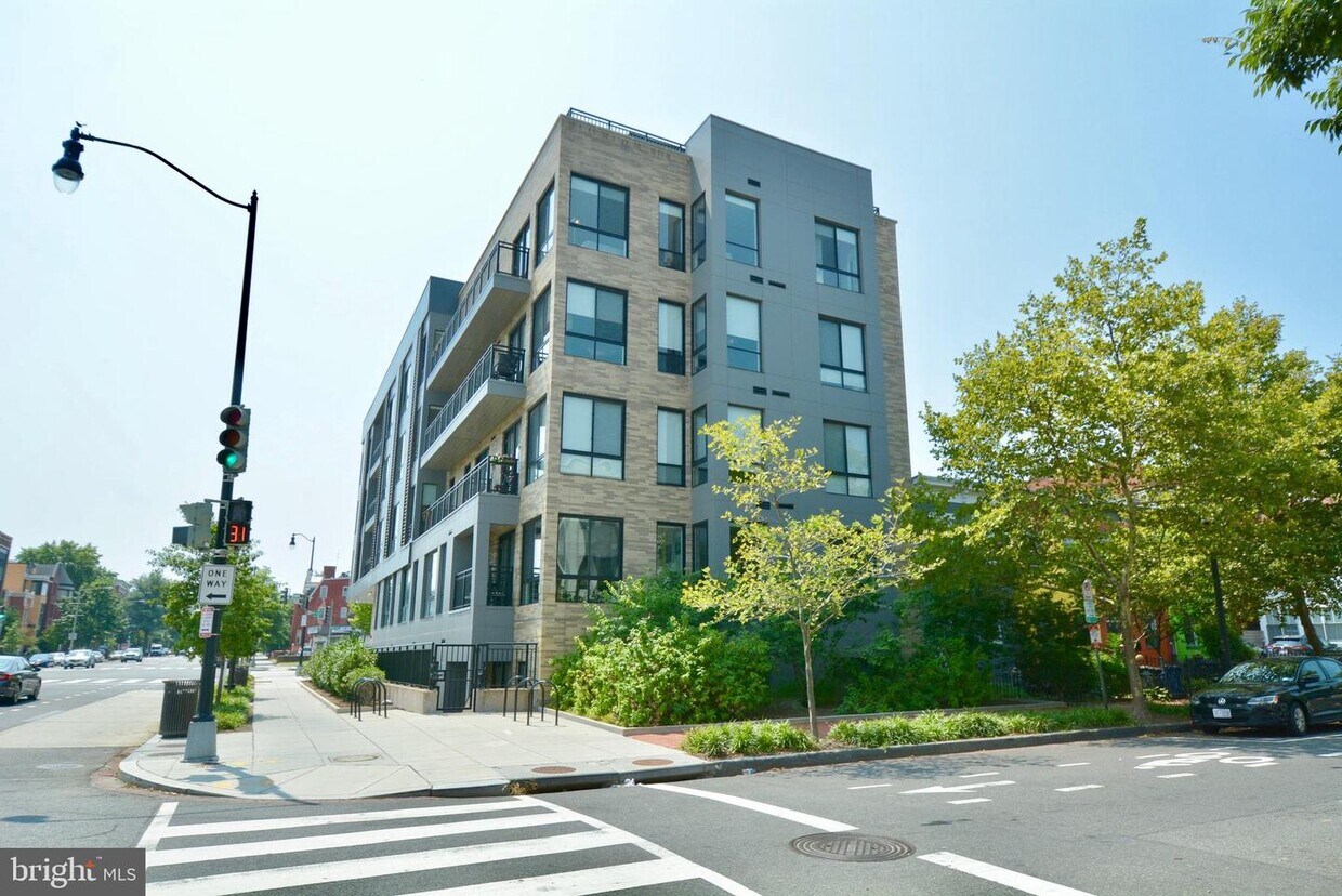 Primary Photo - 1550 11th St NW