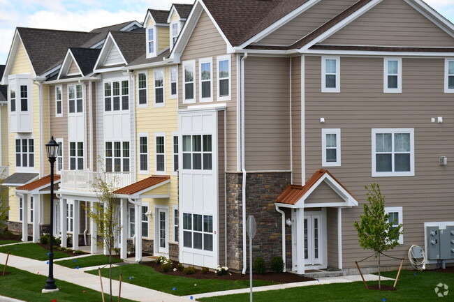 Building Photo - The Ridge at Talcott Mountain