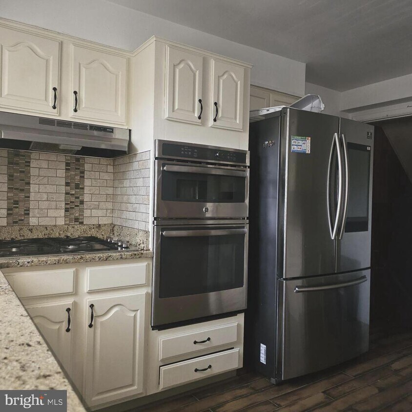 Foto principal - 843 Lenton Ave