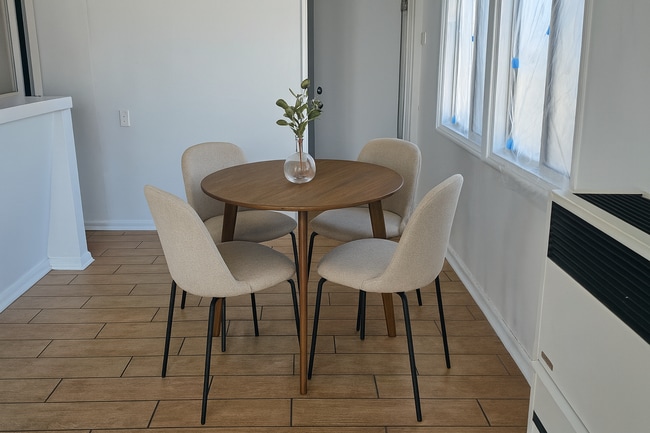 Staged photo of dining room - 1518 W 85th St