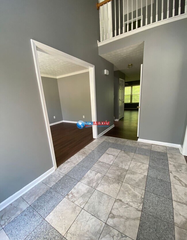 Foto del edificio - Spacious 4-bedroom house in Lawrenceville