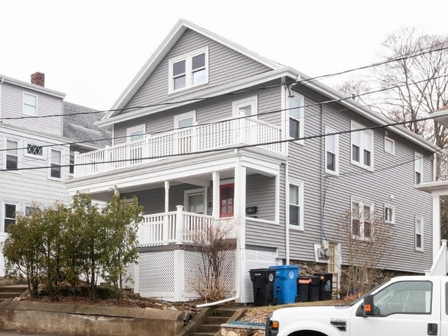 Building Photo - 8 Grove St