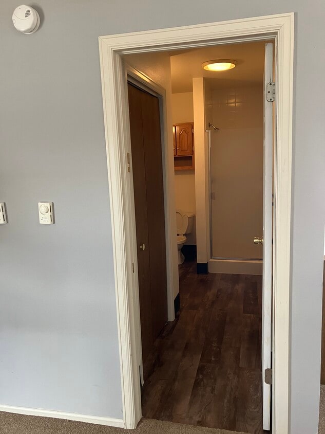 Building Photo - 3311 Alexander Ave