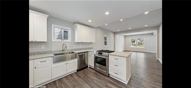 Foto del edificio - 920 N California St