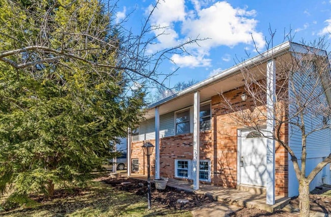 Building Photo - 303 E Staunton Ave