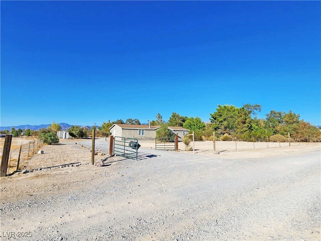 Primary Photo - 6060 Superior Ln