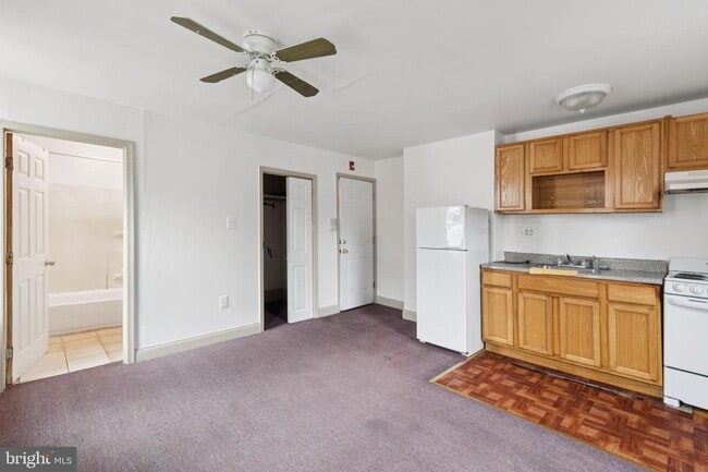 Photo - 1520 W Ontario St Apartment