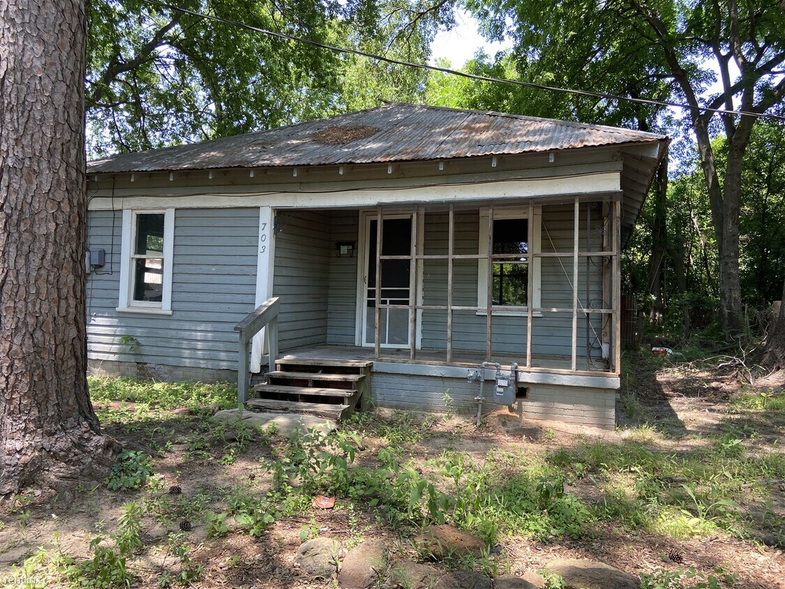 Primary Photo - 2 br, 1 bath House - 703 E Wright St