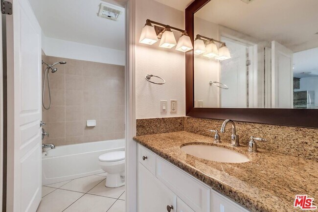 Foto del edificio - 7320 Hawthorn Ave