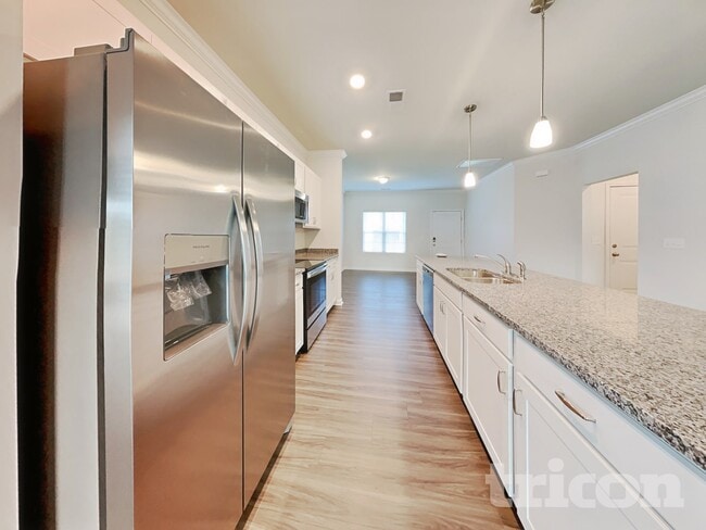 Building Photo - 646 Cam Cir