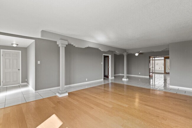 Building Photo - 3115 Titanic Ave