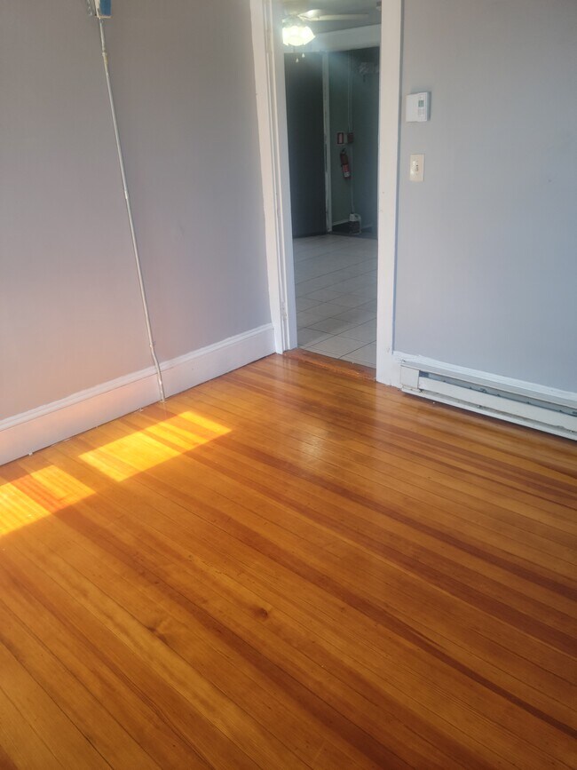 Dormitorio - 809 Charles St