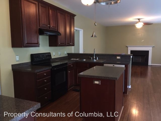 Building Photo - 241 Kenmore Park Dr