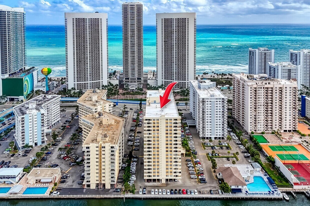 Primary Photo - 1833 S Ocean Dr