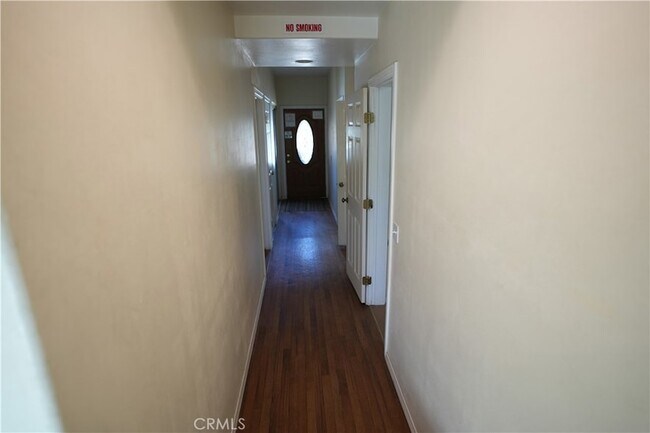 Building Photo - 2104 2nd Ln