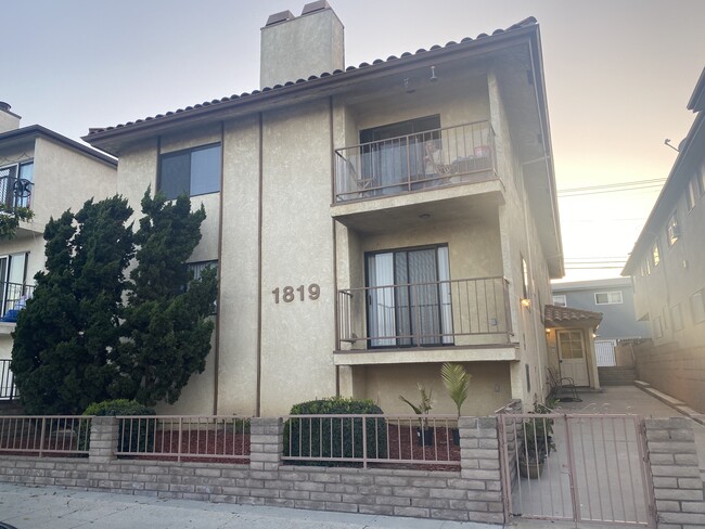 Building Photo - 1819 S Cabrillo Ave