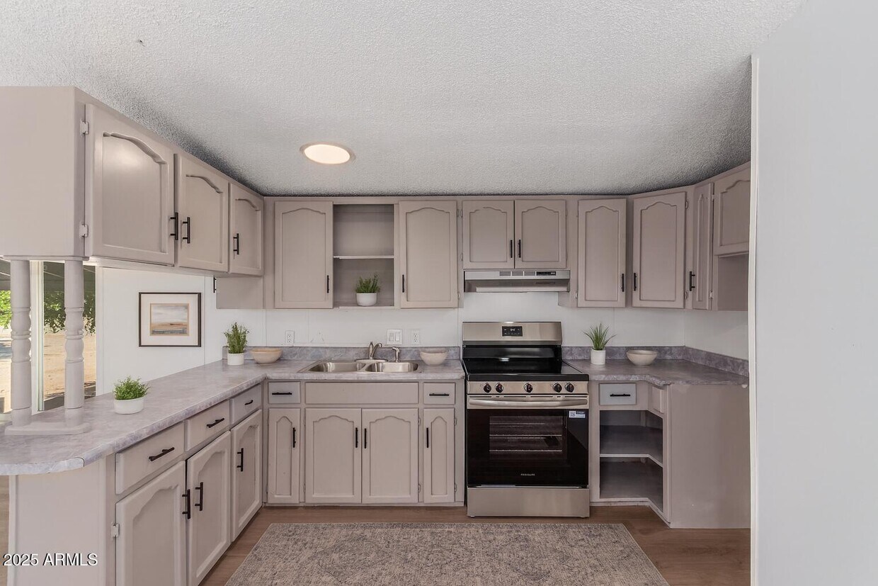 Foto principal - 26701 Shangra Ln