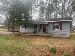 Building Photo - 126 House Cir