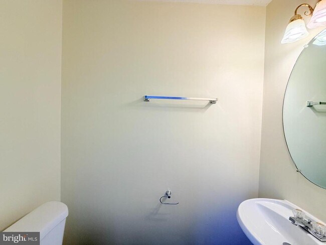 Building Photo - 1802 Chatfield Terrace